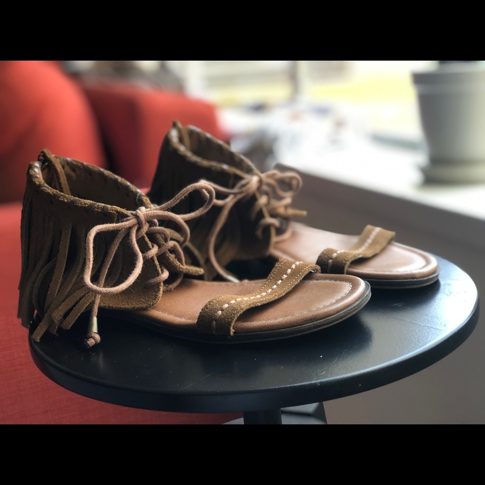 Minnetonka Havana fringe sandal - brown - size 6